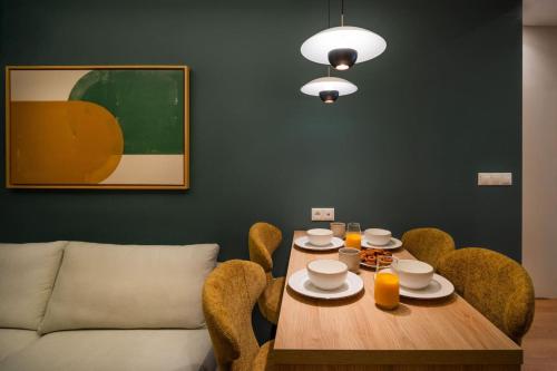 Modern Urban 2BR Petralona Metro Stay - image 12