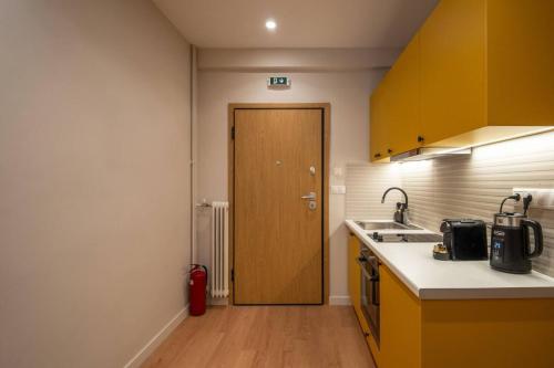 Modern Urban 2BR Petralona Metro Stay - image 11