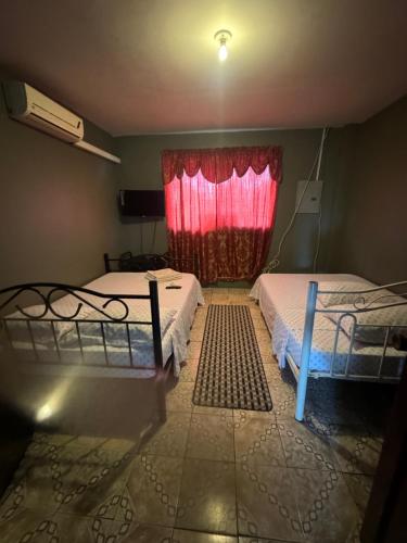 Triple K Complex – khách sạn tại Trincity