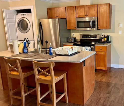 Sunny 1BR by Galloping Goose in Colwood