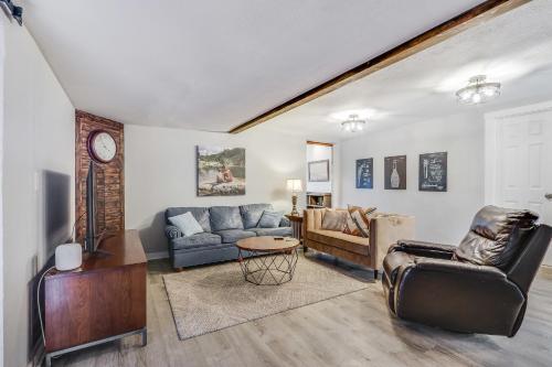 Bungalow on the Bluff in Fischer, USA