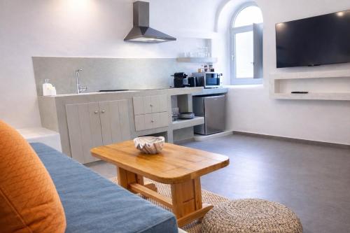 Tiara Suites Fira - Cycladic & Cave 4