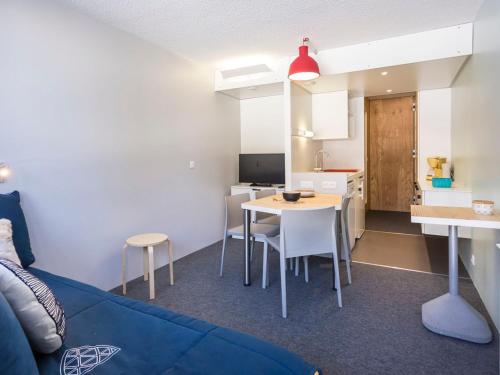 Studio rénové ski aux pieds, balcon, WiFi