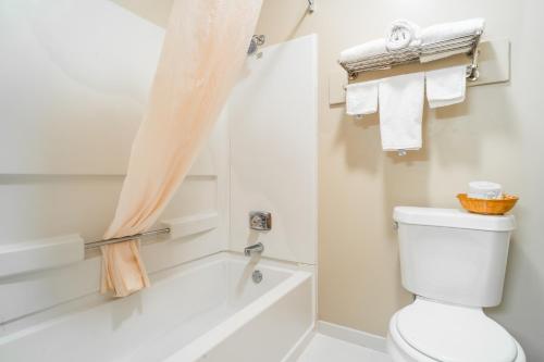 Rodeway Inn Blair - image 20
