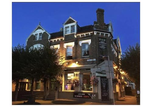 Forest Gate Hotel - Free Parking limited spaces, London