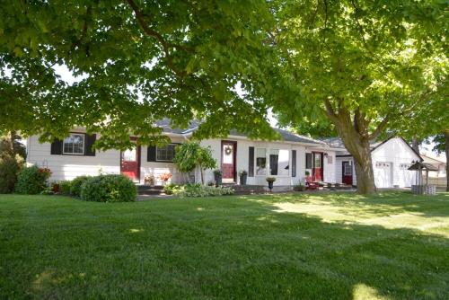 Apartment in Prince Edward County - 'Suite Spot' in Warings Corner (ON)