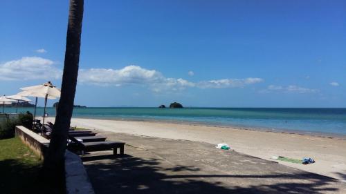 Beach, Aloha Lanta in Saladan