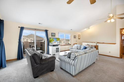 5042 - Beachside Hangar - image 38