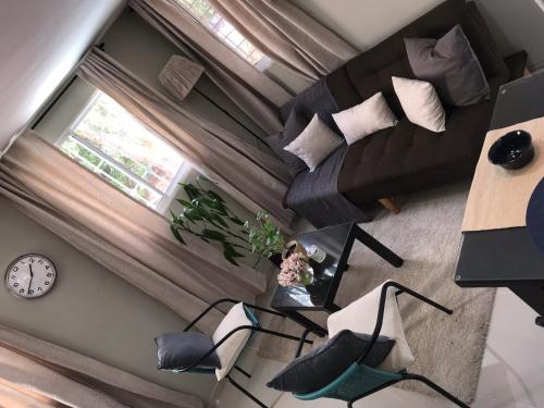 Cozy Central 1BR 2nd Floor High Speed WiFi in Alma Rosa