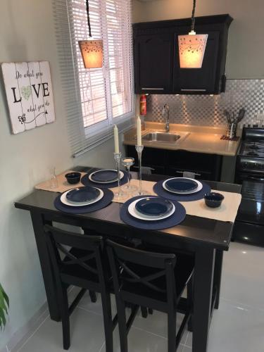 Cozy Central 1BR 2nd Floor High Speed WiFi in Alma Rosa