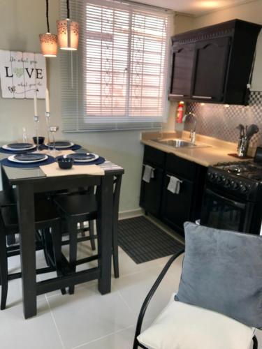Cozy Central 1BR 2nd Floor High Speed WiFi in Alma Rosa