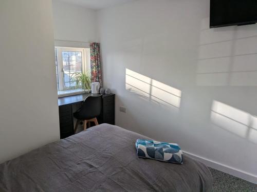Superb 6 bedroom Stratford St Andrew in Stratford St. Andrew