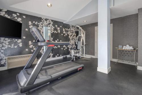 SureStay Plus Hotel by Best Western Mountain View - image 32