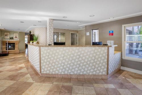 SureStay Plus by Best Western Mountain View - 로비