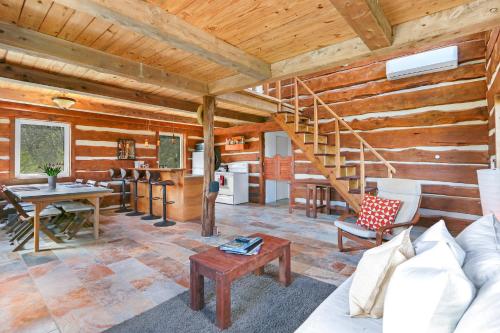 Ozuye Lodge in Fischer, USA