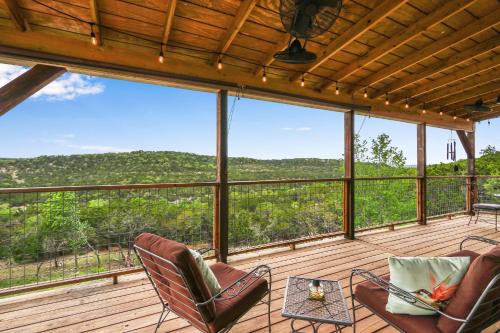 Painted Paradise Main House in New Braunfels, USA