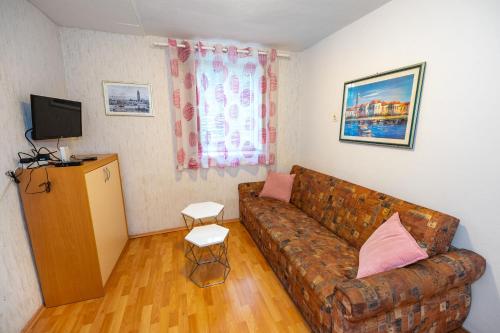 Apartment Split 2 - image 3