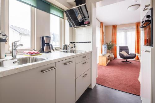 kuhinja, Appartementen de Strandloper in Bergen