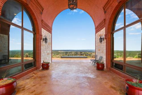 Lighthouse Hill Ranch - Brown House in Johnson City (TX)