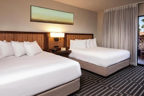 Pointe Hilton Tapatio Cliffs Resort - image 31