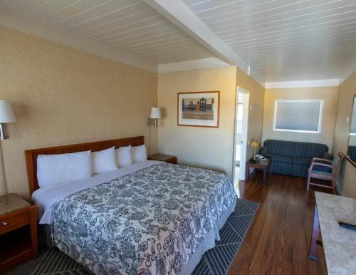 Pacific Heights Inn - image 40