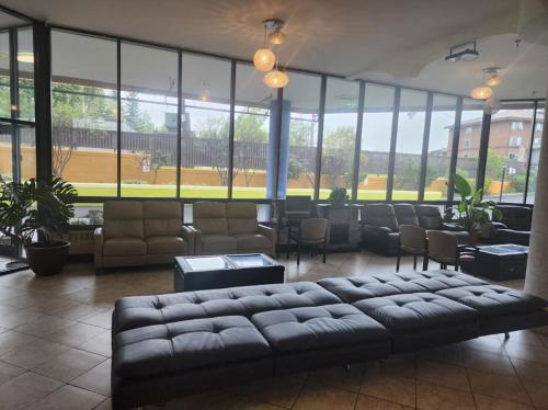 大堂, 亞歷克斯套房酒店 (Alex Hotel and Suites) in 安克雷奇