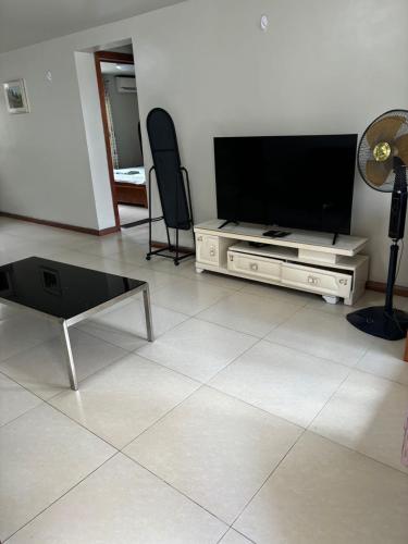 Flagstaff Apartment -Two bedroomfree parking - image 2