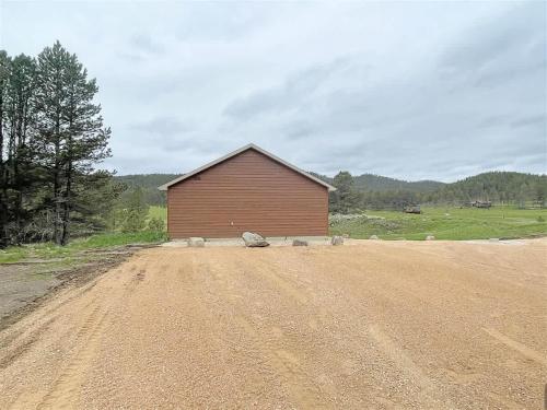 Cabin on the Rocks - image 14