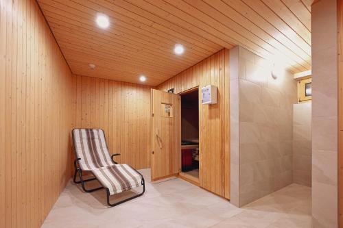 Sauna, Gemütliche Ferienwohnung in Ladir bei Flims Laax (Gemutliche Ferienwohnung in Ladir bei Flims Laax) in Surselva