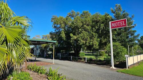 . Mitchell Motel & Cabins