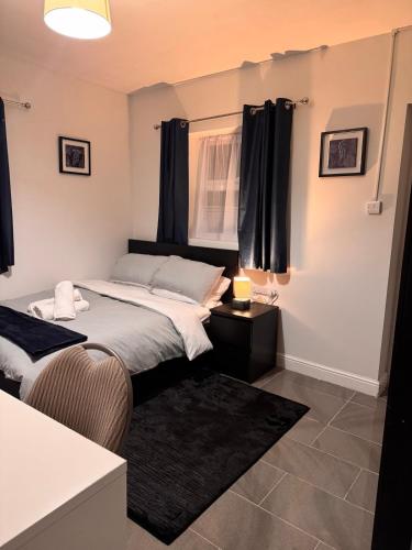 Sea Horse Studio, Private Entrance with Ensuite & Kitchenette