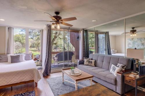 Lakeside Villa - Quite Location, walk to the pool and to the Country Club in Diamondhead, USA