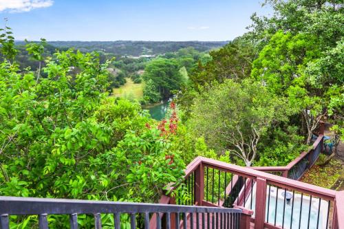 Clutter Falls Retreat - Main House in New Braunfels, USA