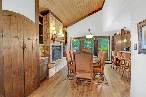 Clutter Falls Retreat - Main House in New Braunfels, USA