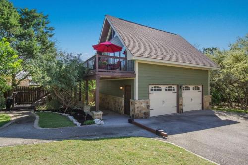 Clutter Falls Retreat - Guest House in New Braunfels, USA