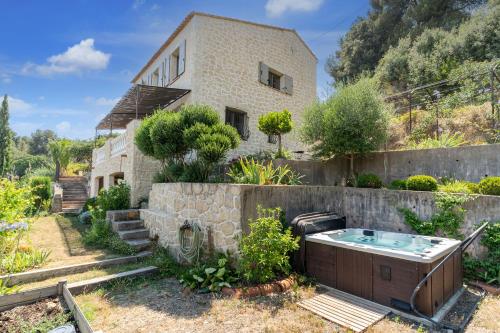 House with garden in Saint-Laurent-du-Var