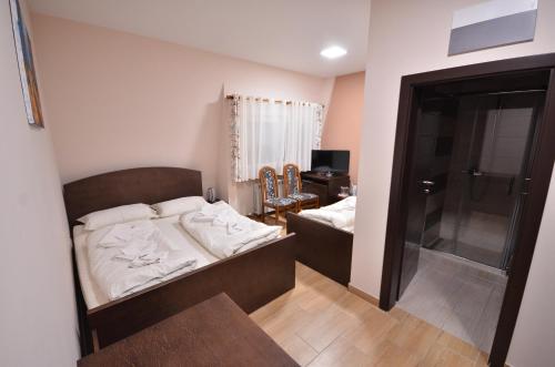 Hotel Lane - image 5