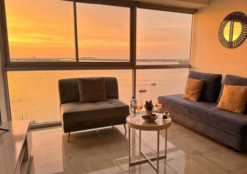Luxury River View suite Vista al rio, Suite privada, Cocina privada, Vista panorámica, Moderna