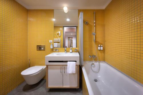 room detail thumbnail 2
