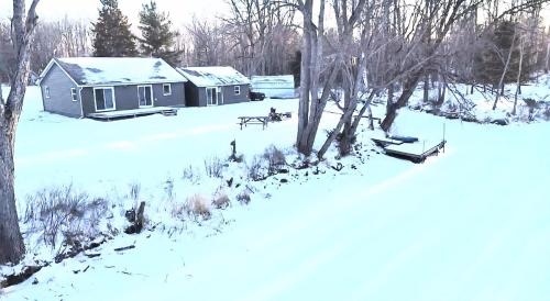 Creekside Cottage - Access to Lake Nipissing in Nipissing (ON)