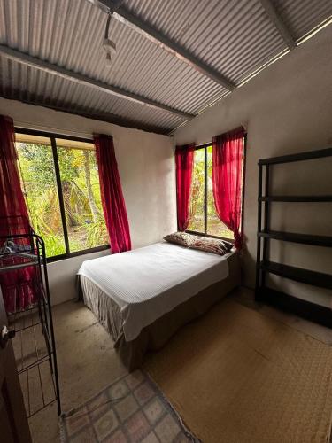 . Hostel Guacimo