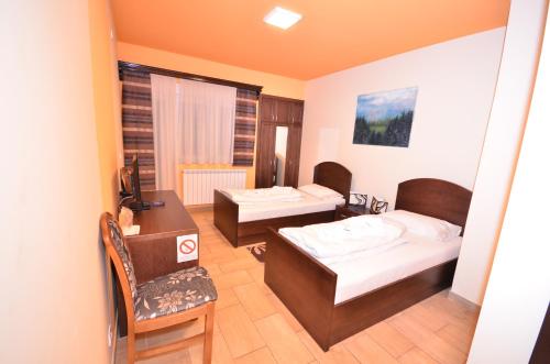 Hotel Lane - image 13