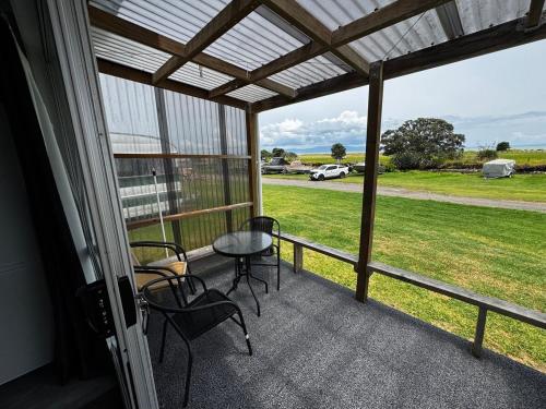 Seaview Cabin in Tapu