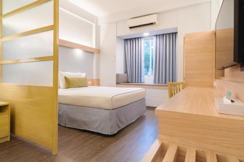 Microtel by Wyndham Batangas in Батангас
