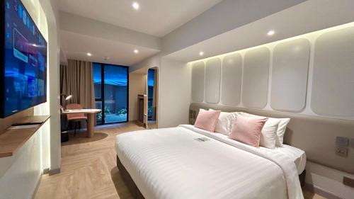 room detail thumbnail 0