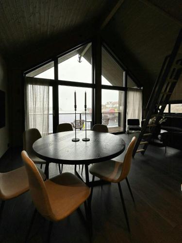 Viesnīcas āriene, Boat House With Sea Views An Hour From Bergen in Nautnes