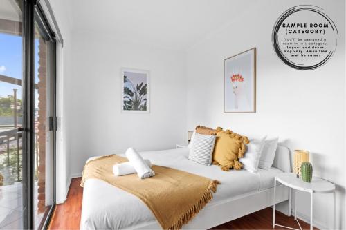 Cozy Private Double Room - Near Stations & Shops - Shared Bathroom in Bankstown