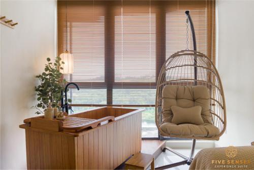 KIP Core Soho Suite by Five Senses - image 8