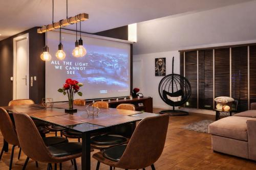 Luxury Loft Duplex Penthouse Of 190m2 & Free Parking !, Brussels