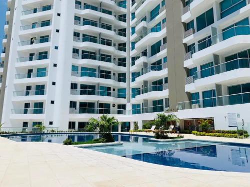 Apartamento Rodadero Sur - Gaira, con piscina y mar a una cuadra